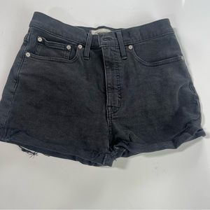 Madewell women’s black shorts 27 m140-17